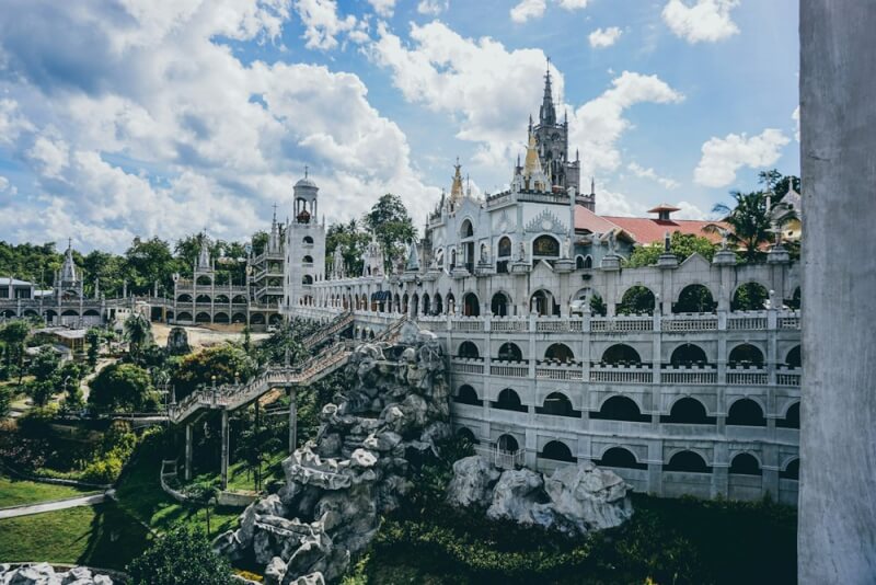 Temple of Leah with white Greco-Roman architecture and ornate stone staircase, one of the photogenic destinations in Cebu