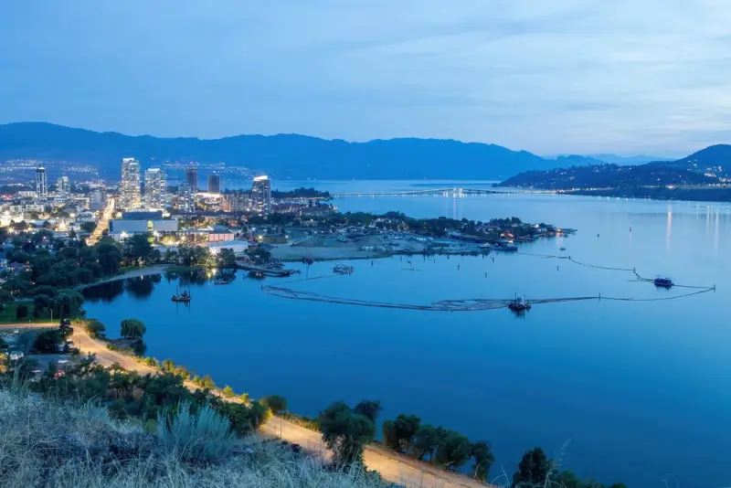 Breathtaking things to do in Kelowna include sunset views from Knox Mountain Park overlooking downtown and Okanagan Lake