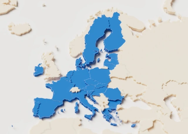 Map of Europe highlighting caravan-friendly countries and routes