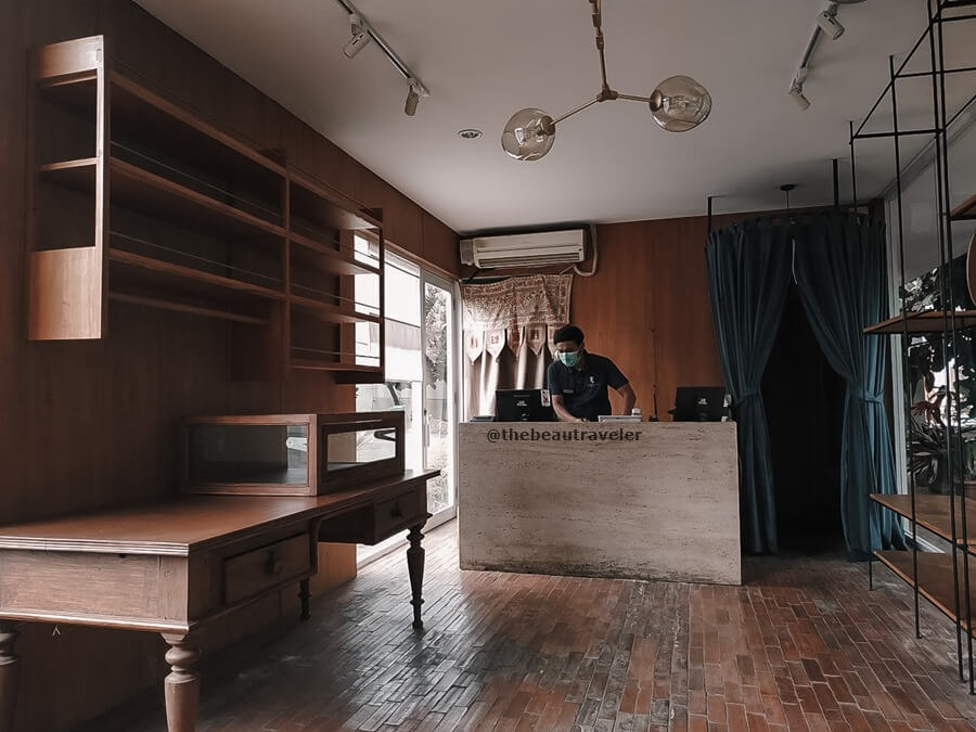 The front desk at Blackbird Hotel.