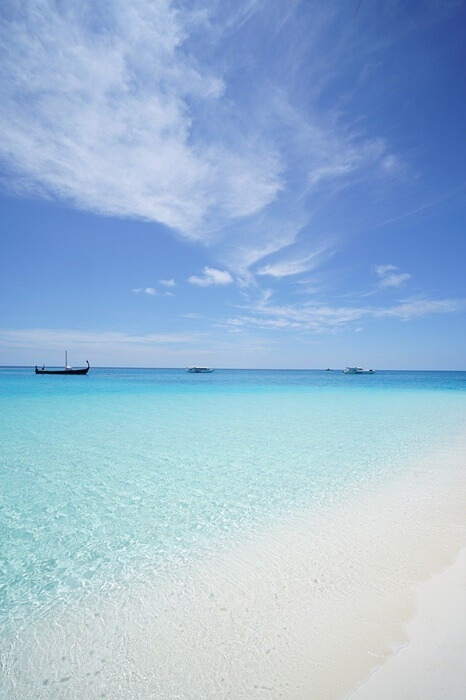 beach in maldives