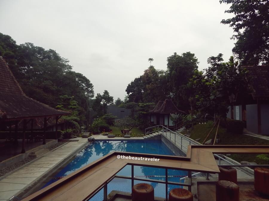 The view of swimming pool from Joglo Salse Resto.