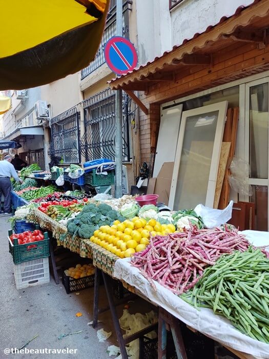 The farmers' market in front of my apartment on Sunday. 