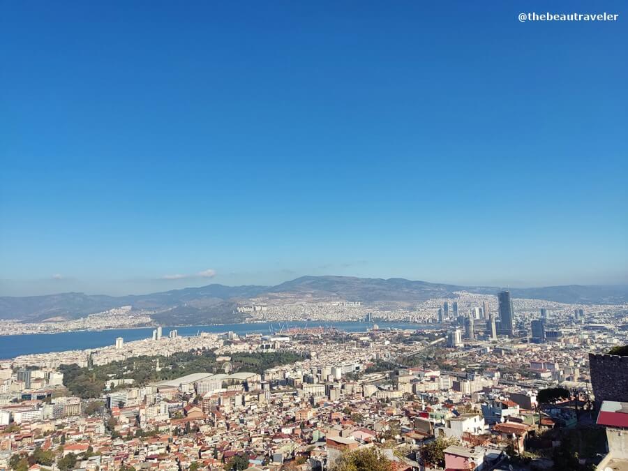 The view of Izmir from Kadifekale. 