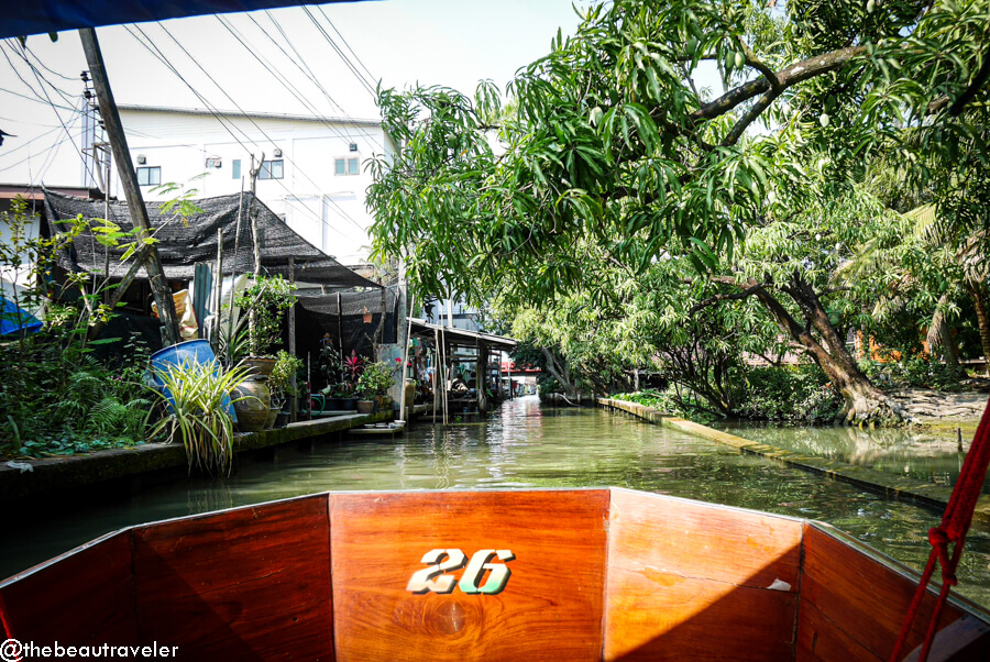 Boat rental at Damnoen Saduak Floating Market.