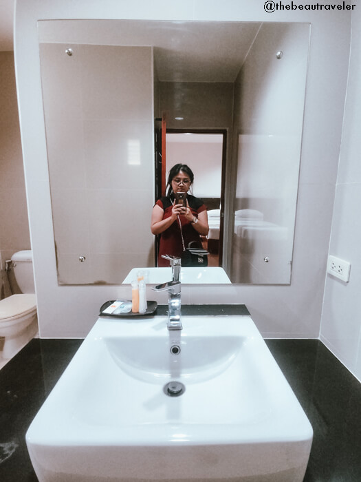 The bathroom in the Suite Room at Pimanninn Hotel in Chiang Rai, Thailand.