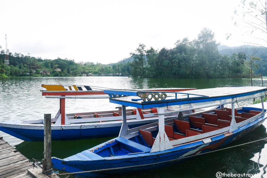 Rent a boat to cruise Situ Patenggang in Ciwidey, Bandung.