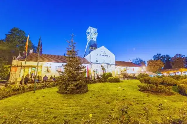 wieliczka salt mine building