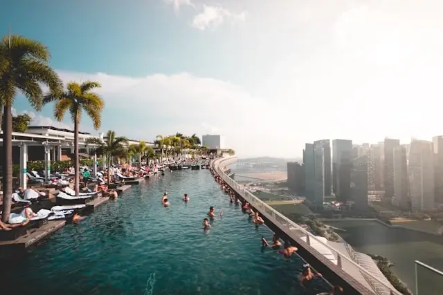 infinity pool at marina bay sands in singapore