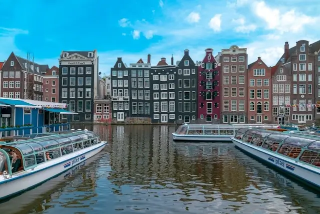 Everything That You Should Not Miss in Amsterdam: Hop on Hop Off Tour Amsterdam