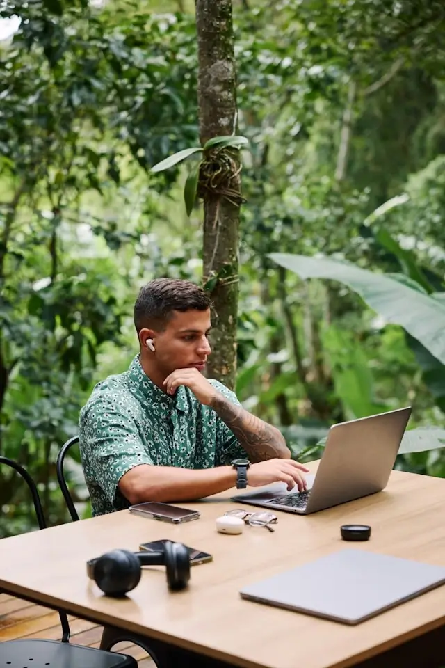 How to Create the Perfect Remote Work Setup While Traveling Full-Time