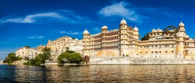 Discover History: Exploring Rajasthan's Palaces & Forts