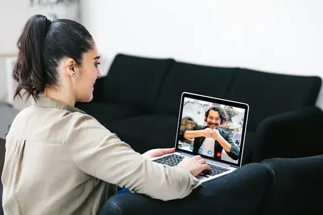 How to Make New Friends Online Using Random Video Chats