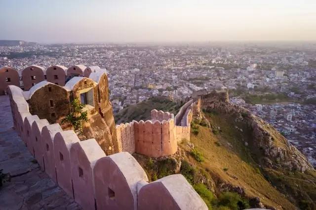 Discover History: Exploring Rajasthan's Palaces & Forts