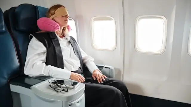 How to Stay Comfortable on a Long-Haul Flight: Must-Know Tips and Tricks 