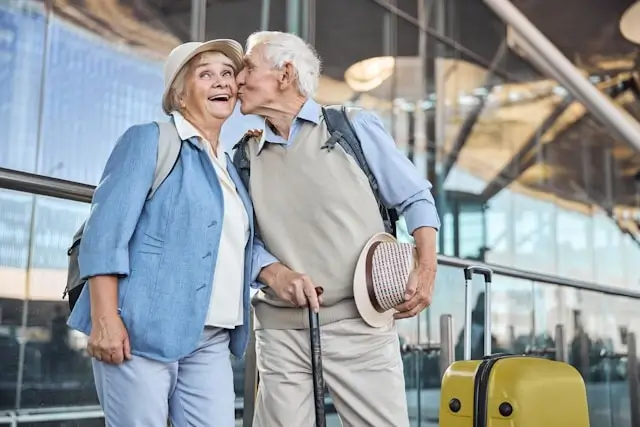 Safe and Easy Travel with Elderly Parents: Key Tips for Comfortable Trip