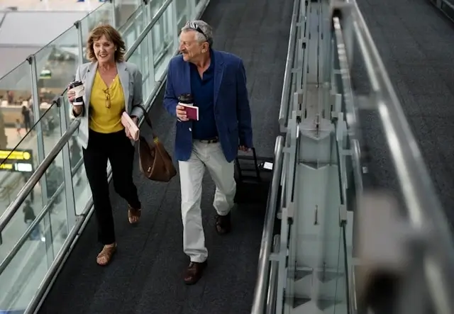 Safe and Easy Travel with Elderly Parents: Key Tips for Comfortable Trip