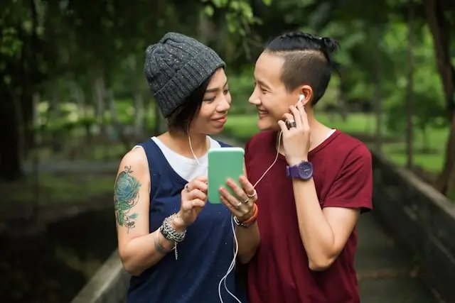 How Lesbian Dating Sites Can Help You Explore and Connect While Traveling