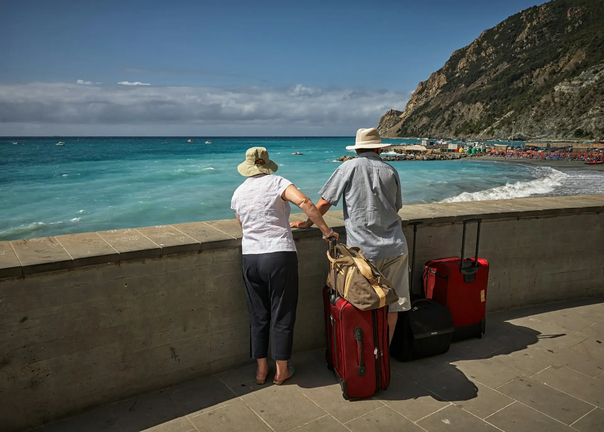 Safe and Easy Travel with Elderly Parents: Key Tips for Comfortable Trip