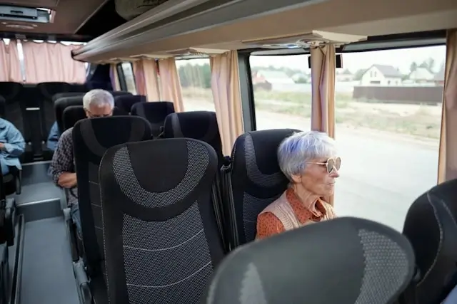 Safe and Easy Travel with Elderly Parents: Key Tips for Comfortable Trip