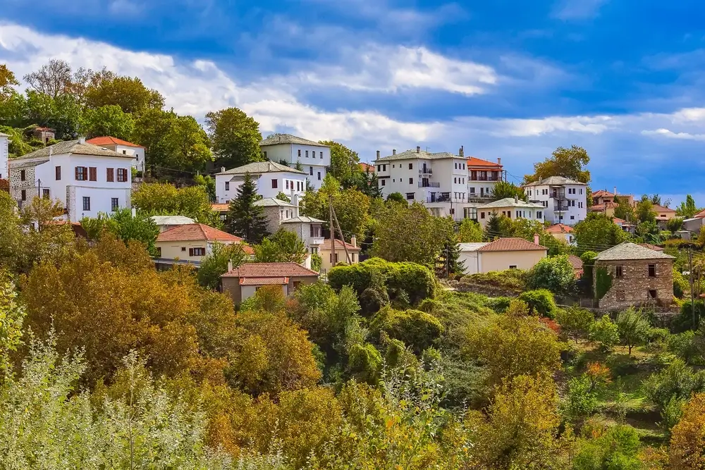 Road Trip in Greece: Discover Cozy Villas and Scenic Wonders