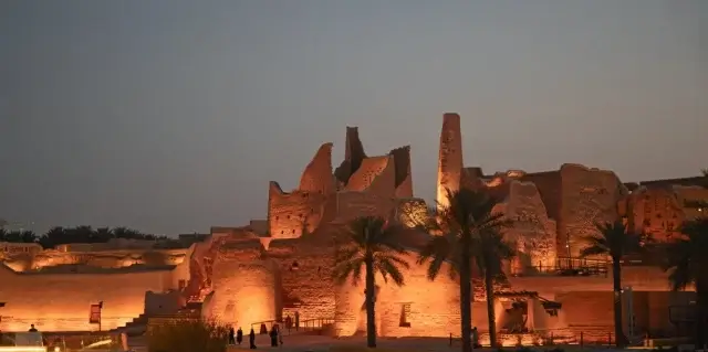 7 Fascinating Places to Go in Riyadh for History, Shopping, and Scenic Views