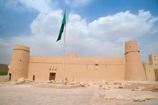 7 Fascinating Places to Go in Riyadh for History, Shopping, and Scenic Views