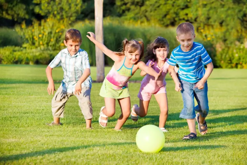 11 Fun Outdoor Games to Play with Kids: Easy Backyard Activities