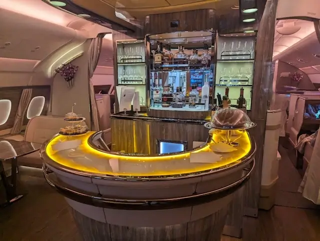 emirates business class bar