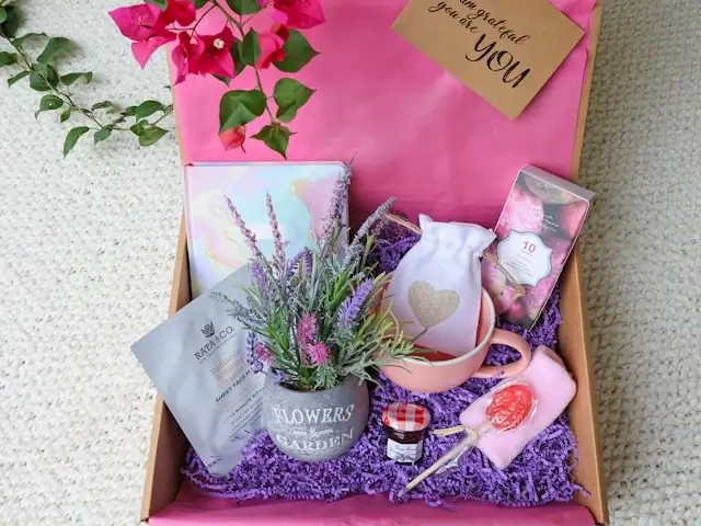 gift basket for anniversary