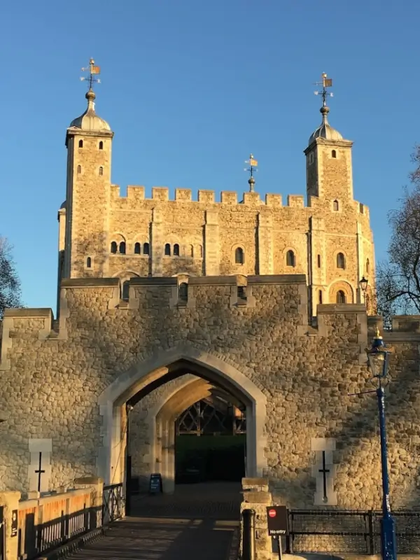 the white tower in tower of london
