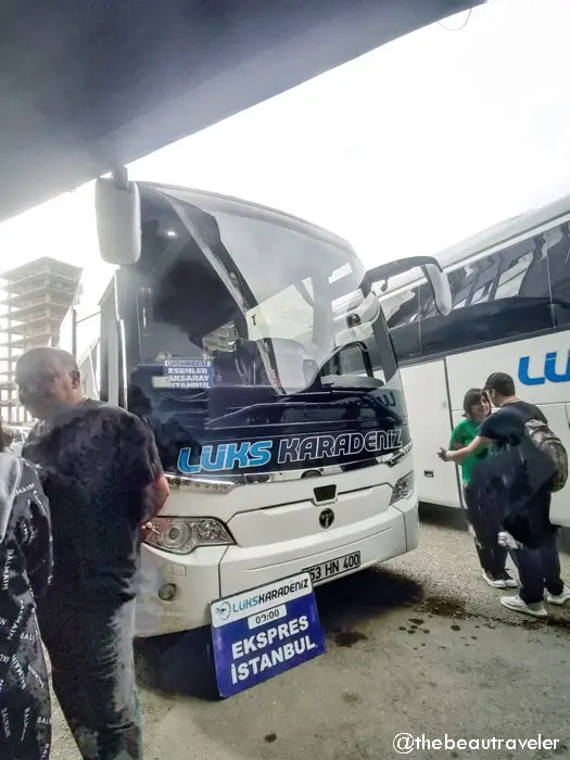 Luks Karadeniz bus with Istanbul destination sign and passengers boarding for Turkey-Georgia border crossing route